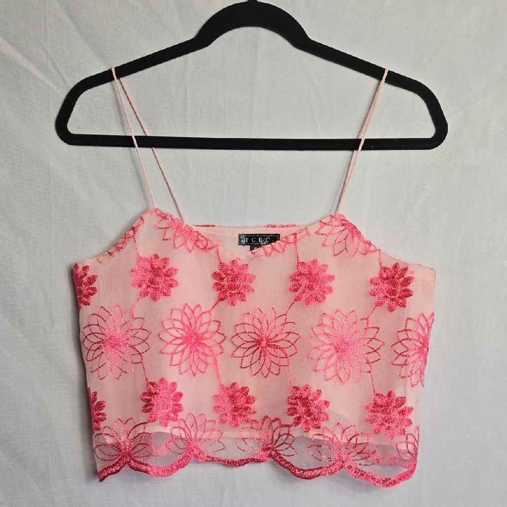 🖤5/$20🖤 TCEC Pink Floral Embroidered Crop Top